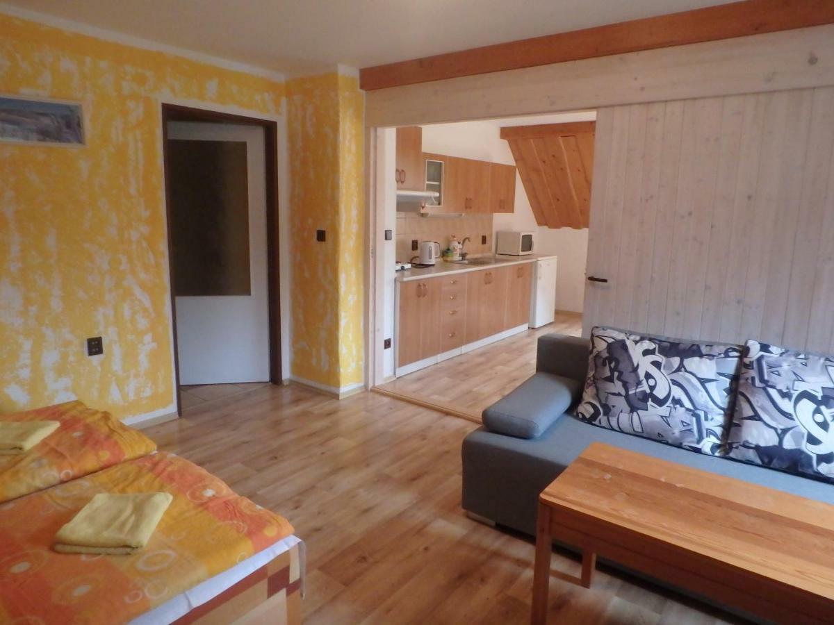 Apartments Vecernik Rokytnice Rokytnice nad Jizerou Bagian luar foto